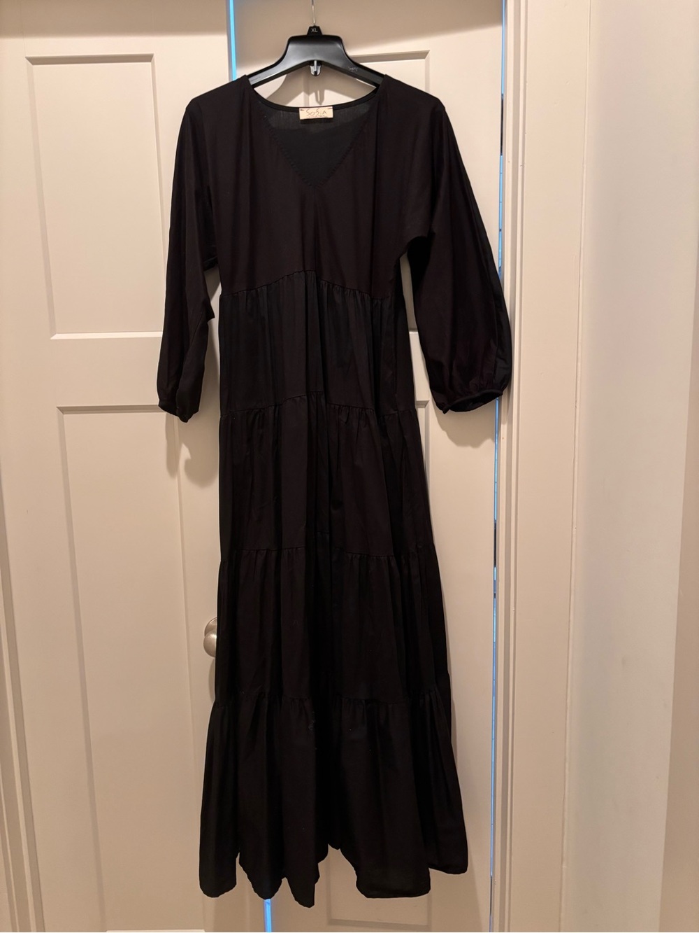 Women’s Black Tiered Maxi Dress - Classic V-Neck Style and puff sleeve.